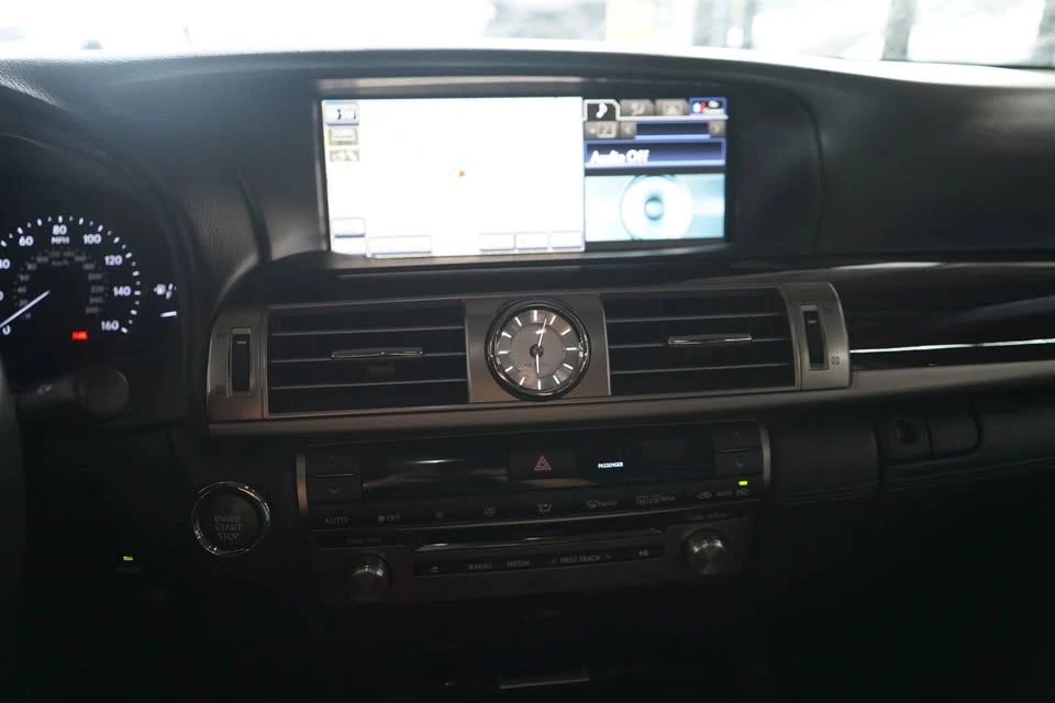 2014 Lexus LS 4th Gen - Image 7 of 20