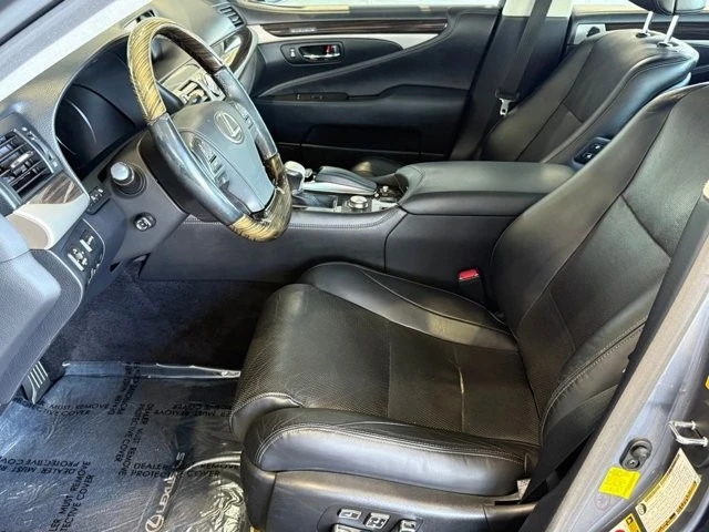 2014 Lexus LS 4th Gen - Image 17 of 21