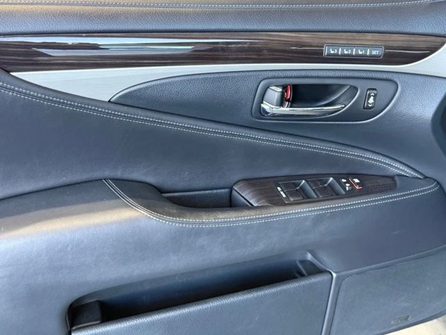 2014 Lexus LS 4th Gen - Image 15 of 21