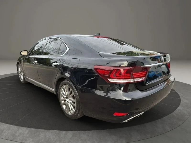 2014 Lexus LS 4th Gen - Image 7 of 12