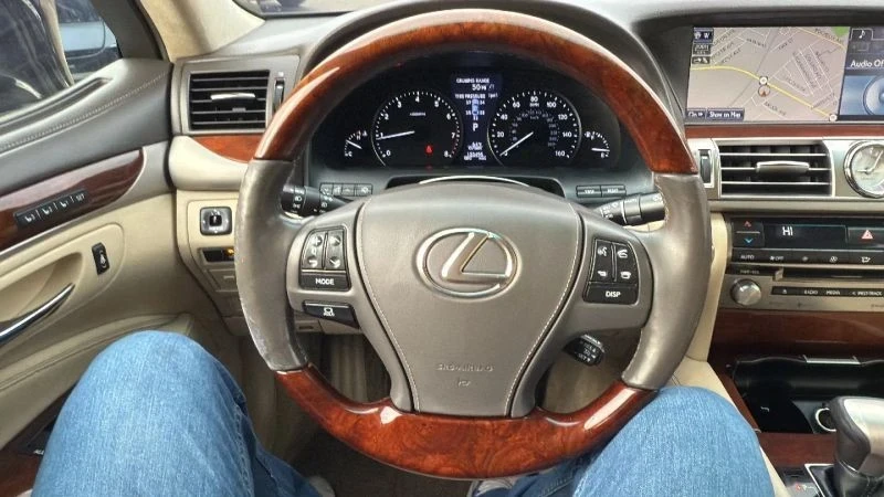 2014 Lexus LS 4th Gen - Image 10 of 12