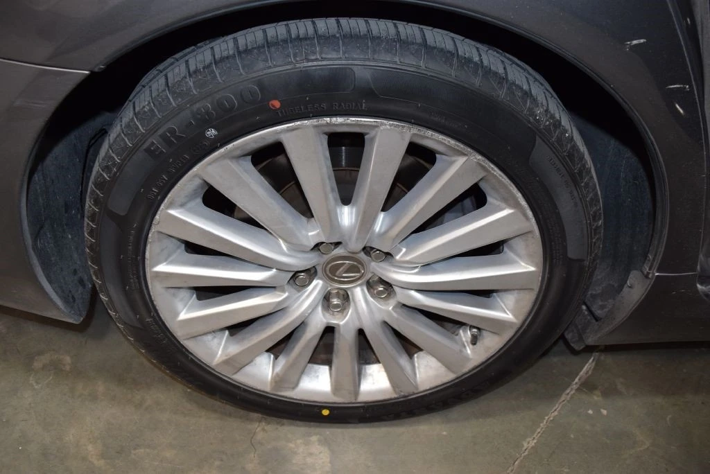 2014 Lexus LS 4th Gen - Image 11 of 12