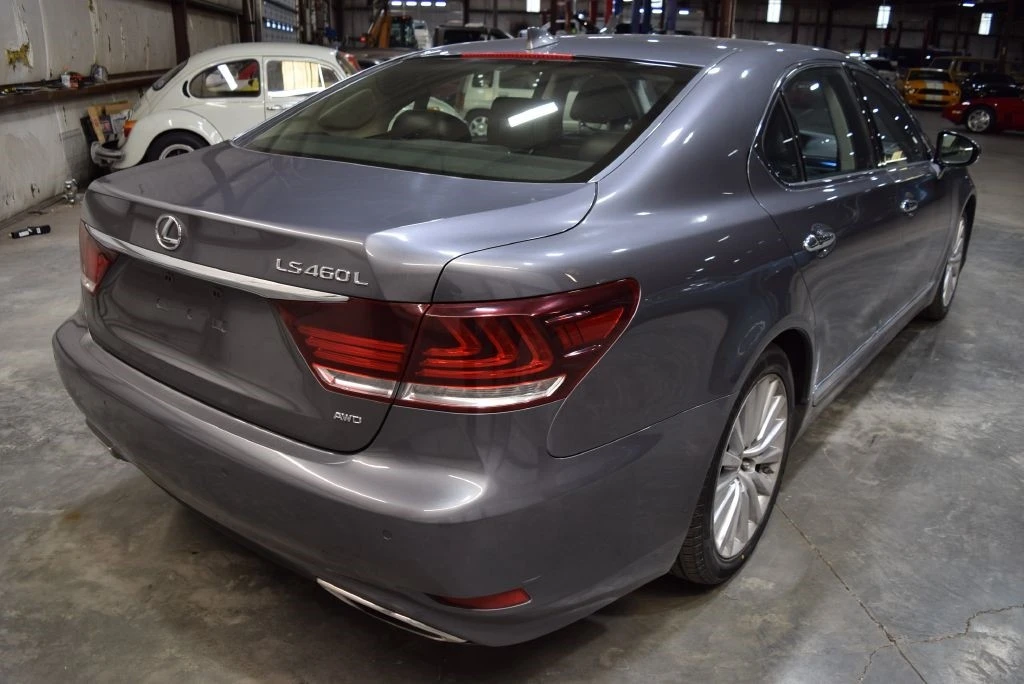 2014 Lexus LS 4th Gen - Image 8 of 12