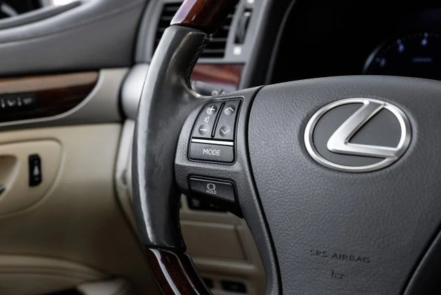2014 Lexus LS 4th Gen - Image 20 of 21