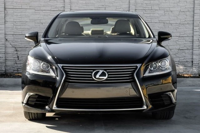 2014 Lexus LS 4th Gen - Image 7 of 21