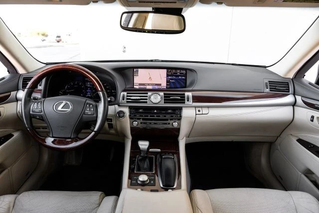 2014 Lexus LS 4th Gen - Image 17 of 21