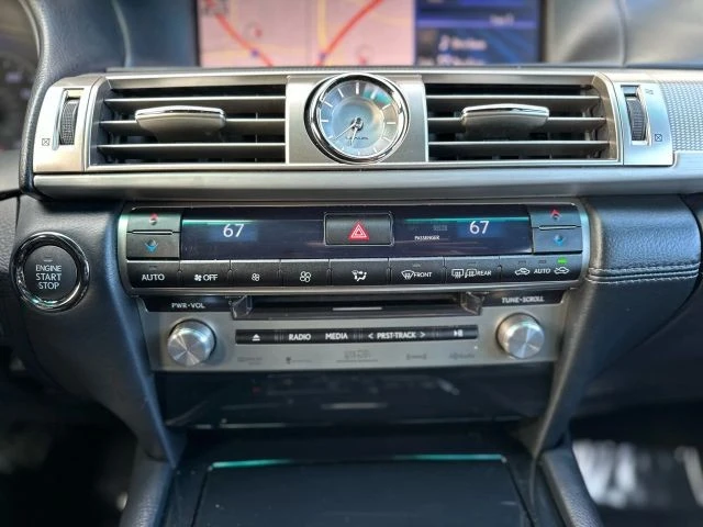 2014 Lexus LS 4th Gen - Image 22 of 31