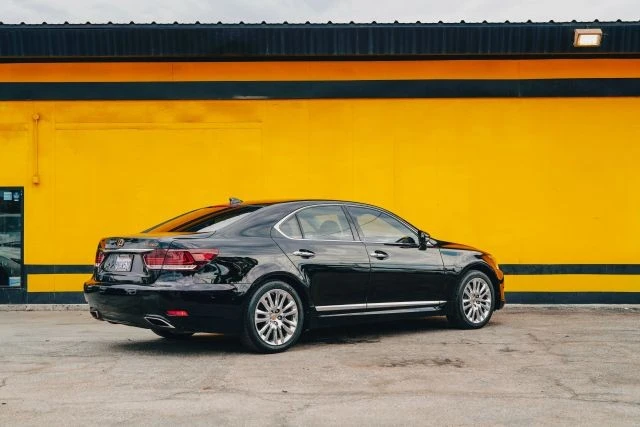 2014 Lexus LS 4th Gen - Image 5 of 31