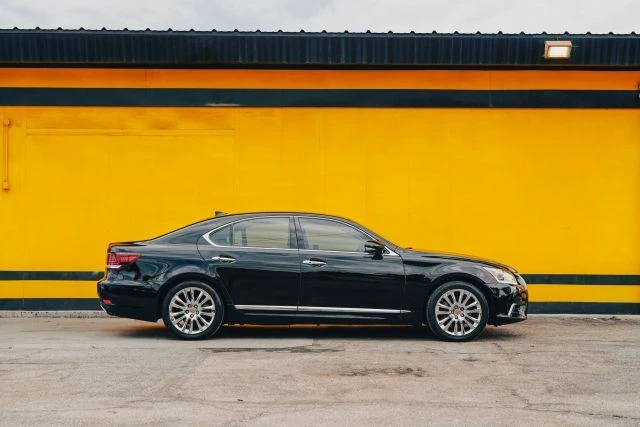 2014 Lexus LS 4th Gen - Image 4 of 31