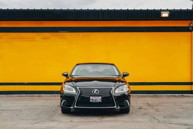 2014 Lexus LS 4th Gen - Image 2 of 31
