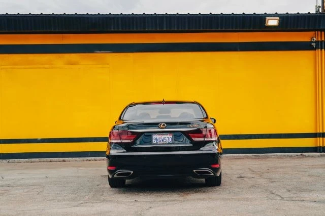 2014 Lexus LS 4th Gen - Image 6 of 31