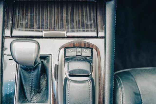 2014 Lexus LS 4th Gen - Image 26 of 31