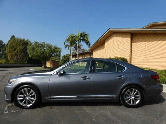 2014 Lexus LS 4th Gen - Image 10 of 21