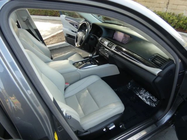 2014 Lexus LS 4th Gen - Image 19 of 21