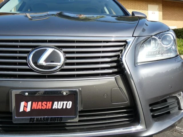 2014 Lexus LS 4th Gen - Image 12 of 21