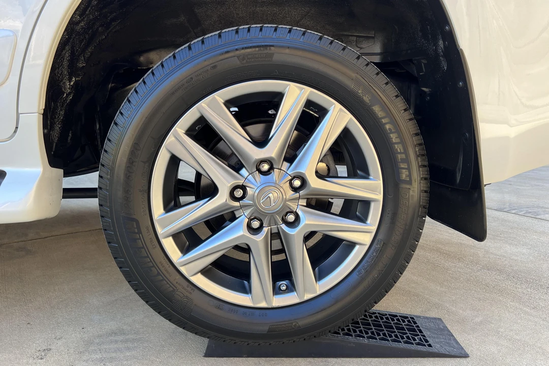 2014 Lexus LX 3rd Gen - Image 20 of 31
