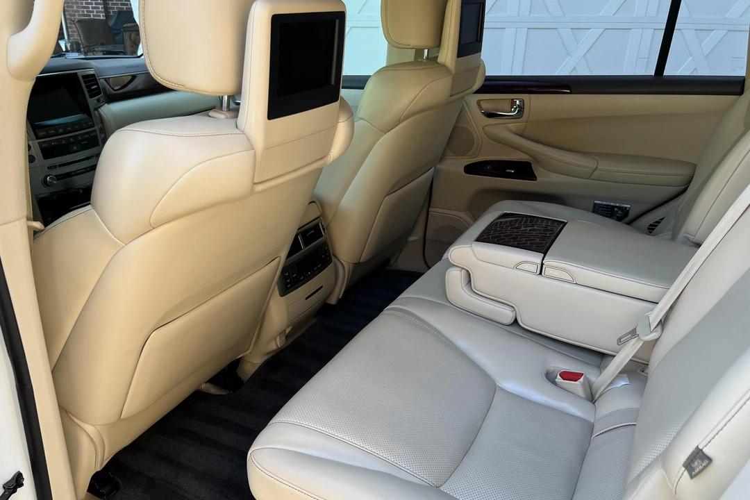 2014 Lexus LX 3rd Gen - Image 25 of 31
