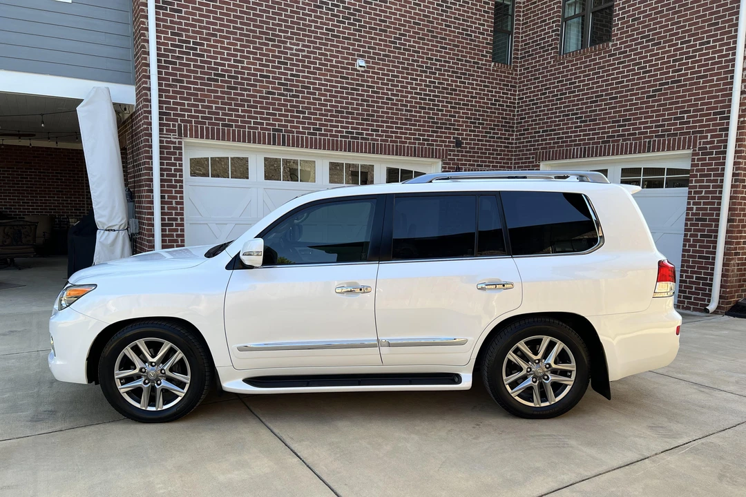 2014 Lexus LX 3rd Gen - Image 10 of 31