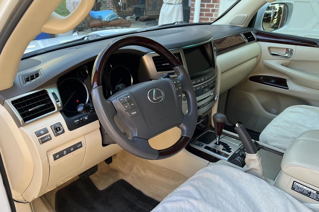 2014 Lexus LX 3rd Gen - Image 23 of 31