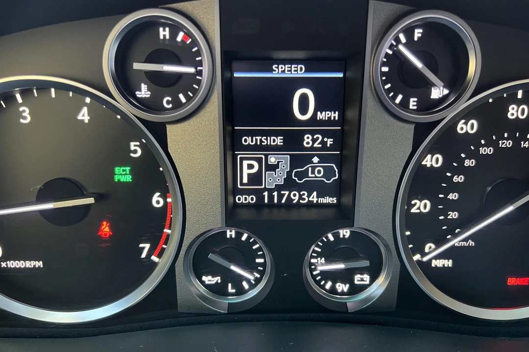 2014 Lexus LX 3rd Gen - Image 26 of 31