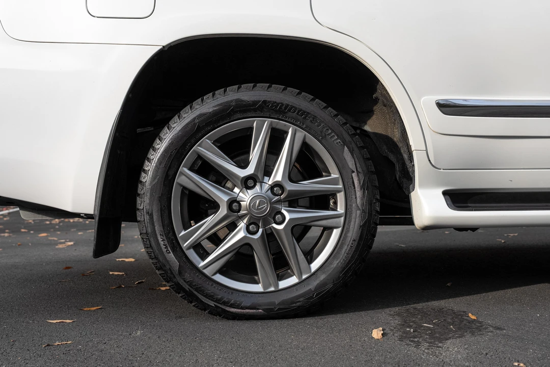 2014 Lexus LX 3rd Gen - Image 24 of 31