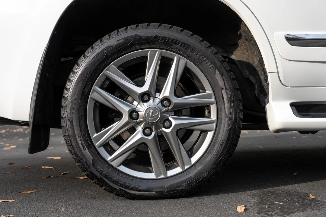 2014 Lexus LX 3rd Gen - Image 25 of 31