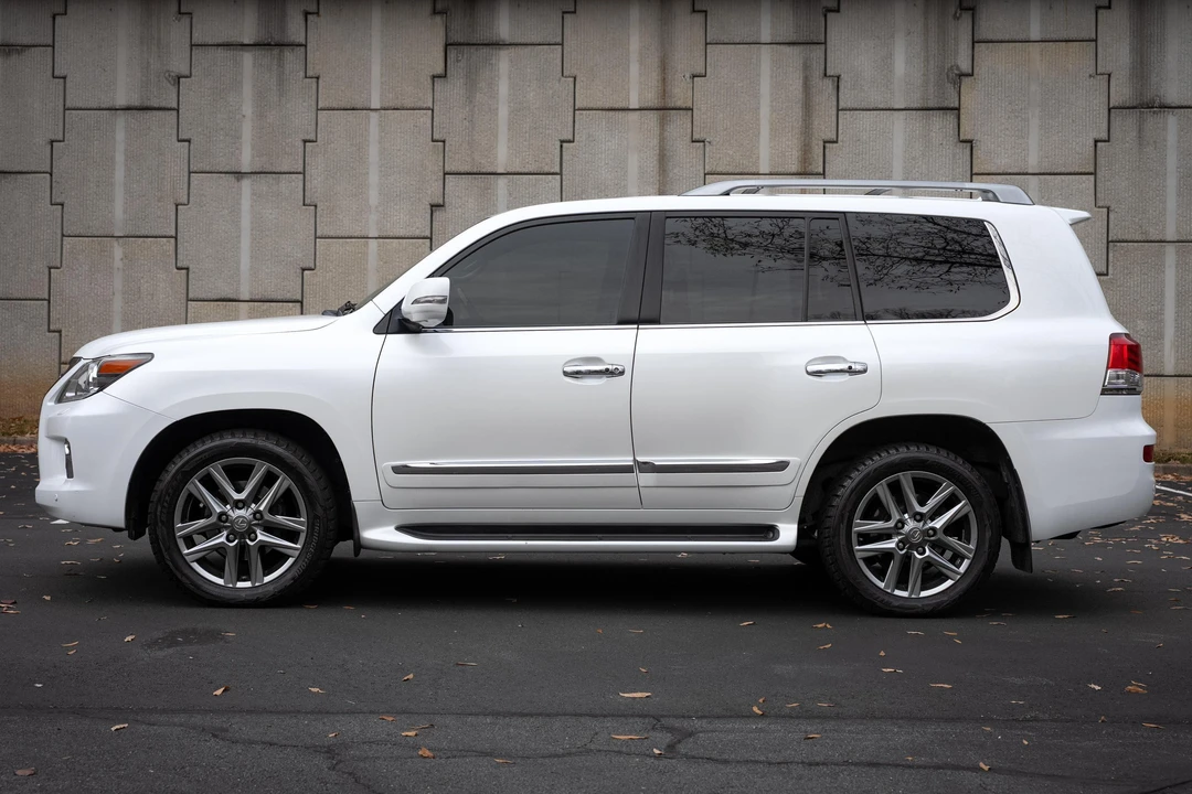 2014 Lexus LX 3rd Gen - Image 4 of 31