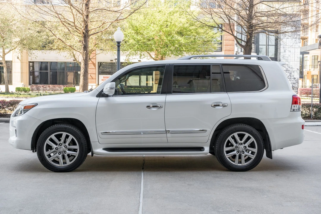 2014 Lexus LX 3rd Gen - Image 7 of 31