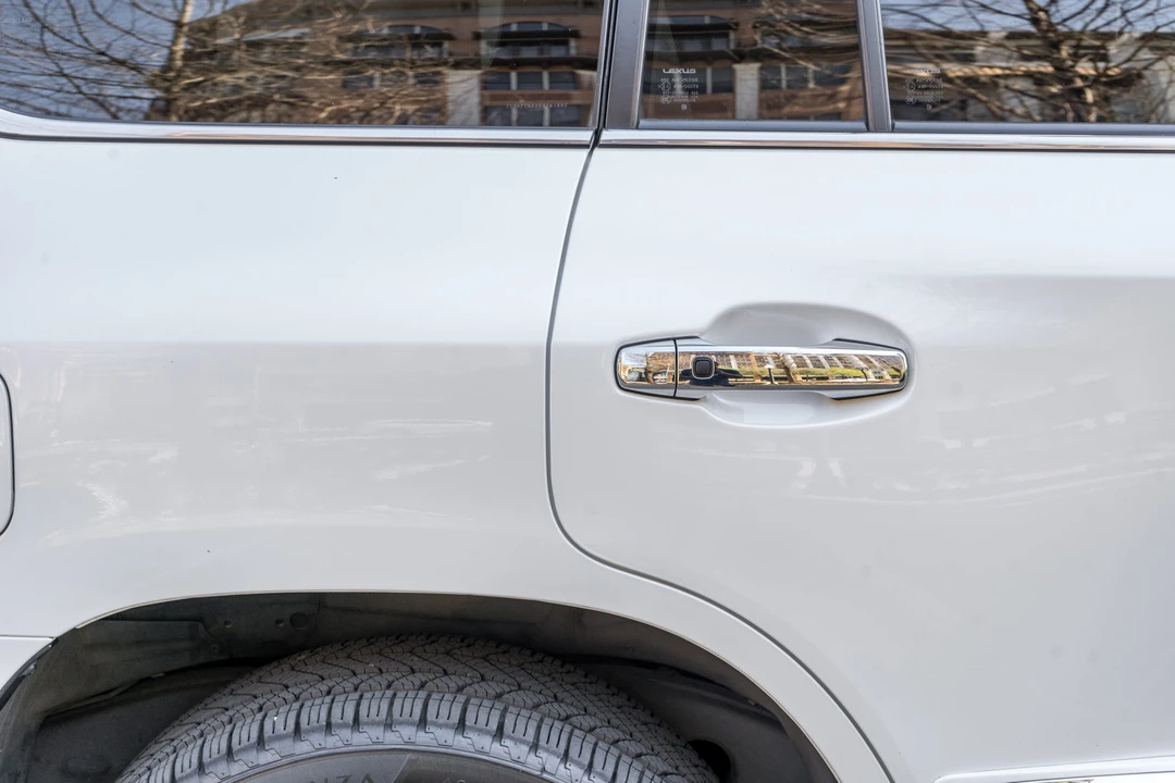2014 Lexus LX 3rd Gen - Image 17 of 31