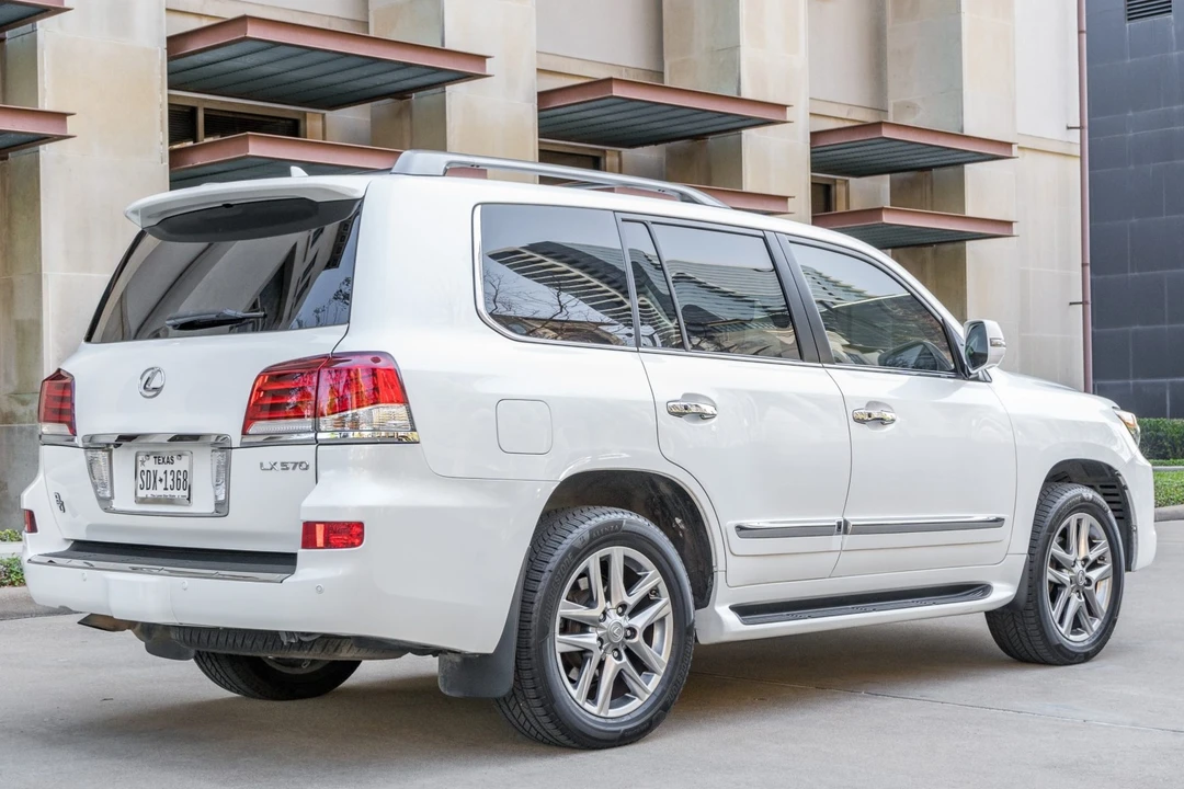 2014 Lexus LX 3rd Gen - Image 4 of 31