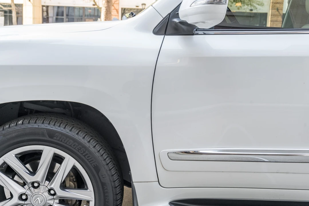 2014 Lexus LX 3rd Gen - Image 23 of 31