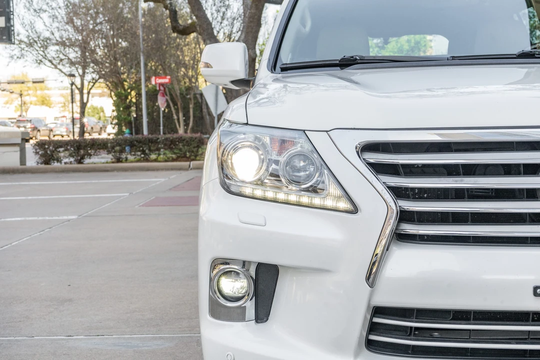 2014 Lexus LX 3rd Gen - Image 9 of 31