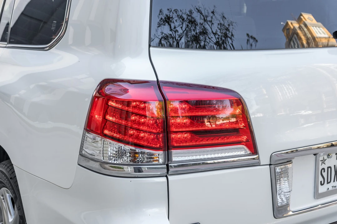 2014 Lexus LX 3rd Gen - Image 19 of 31