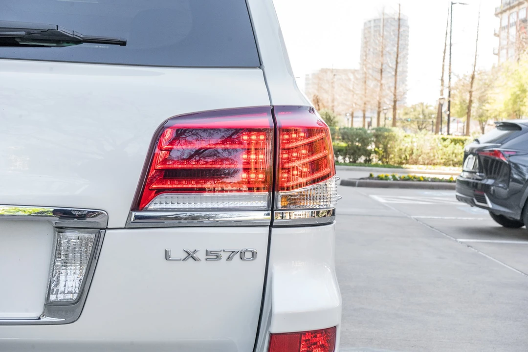 2014 Lexus LX 3rd Gen - Image 12 of 31
