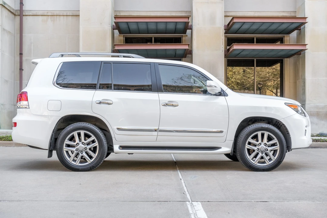 2014 Lexus LX 3rd Gen - Image 3 of 31