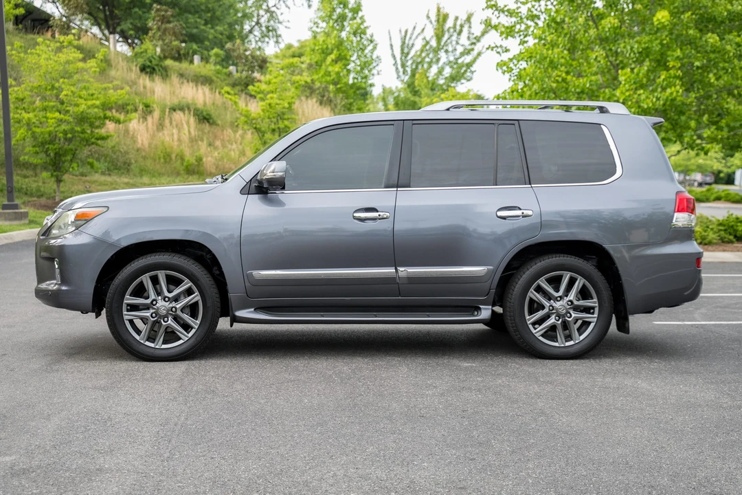 2014 Lexus LX 3rd Gen - Image 4 of 31