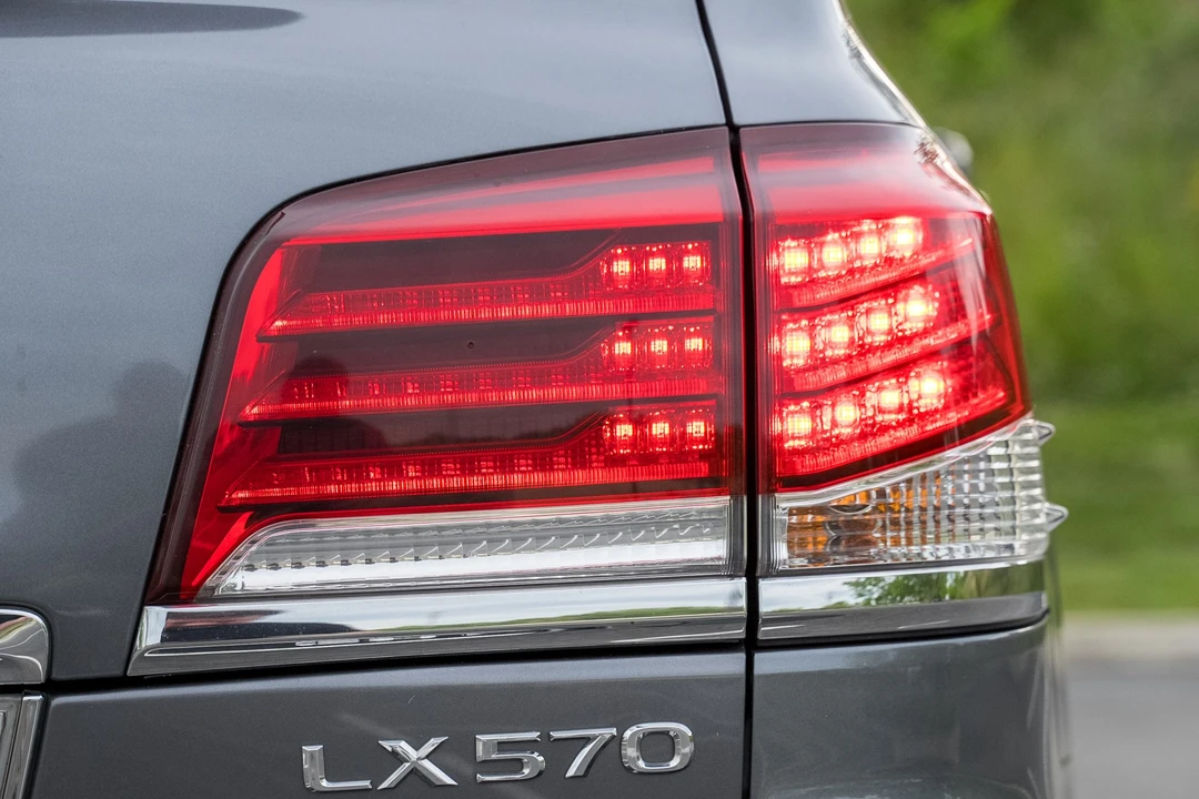 2014 Lexus LX 3rd Gen - Image 18 of 31