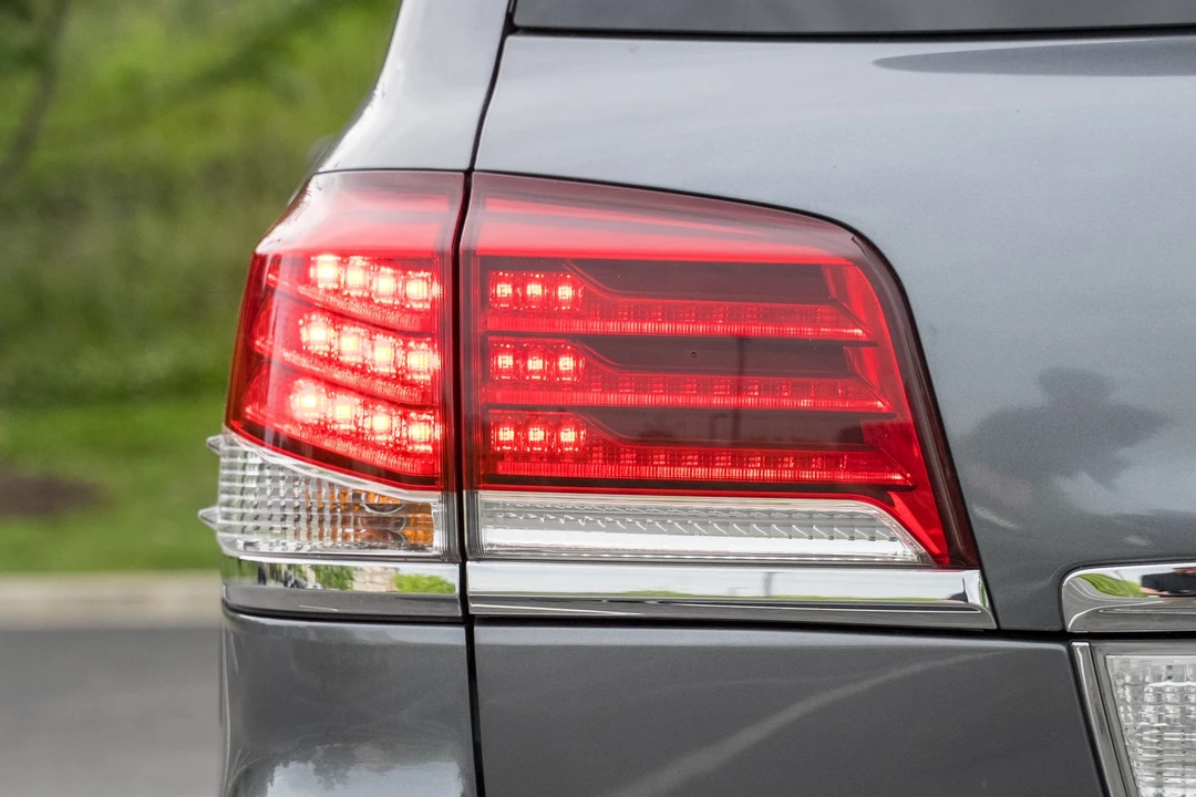 2014 Lexus LX 3rd Gen - Image 17 of 31