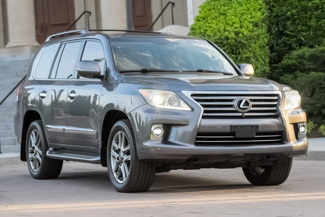 2014 Lexus LX 3rd Gen - Image 9 of 31