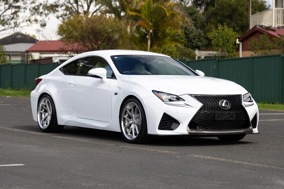 2014 Lexus RC F - Image 25 of 31