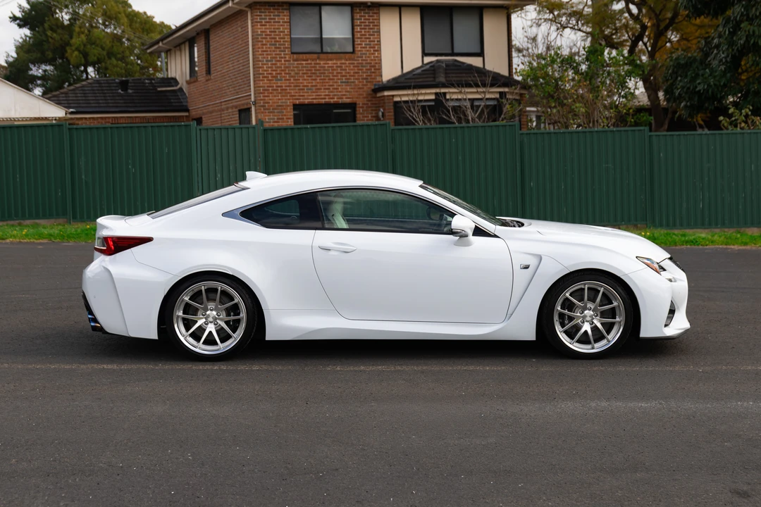 2014 Lexus RC F - Image 16 of 31