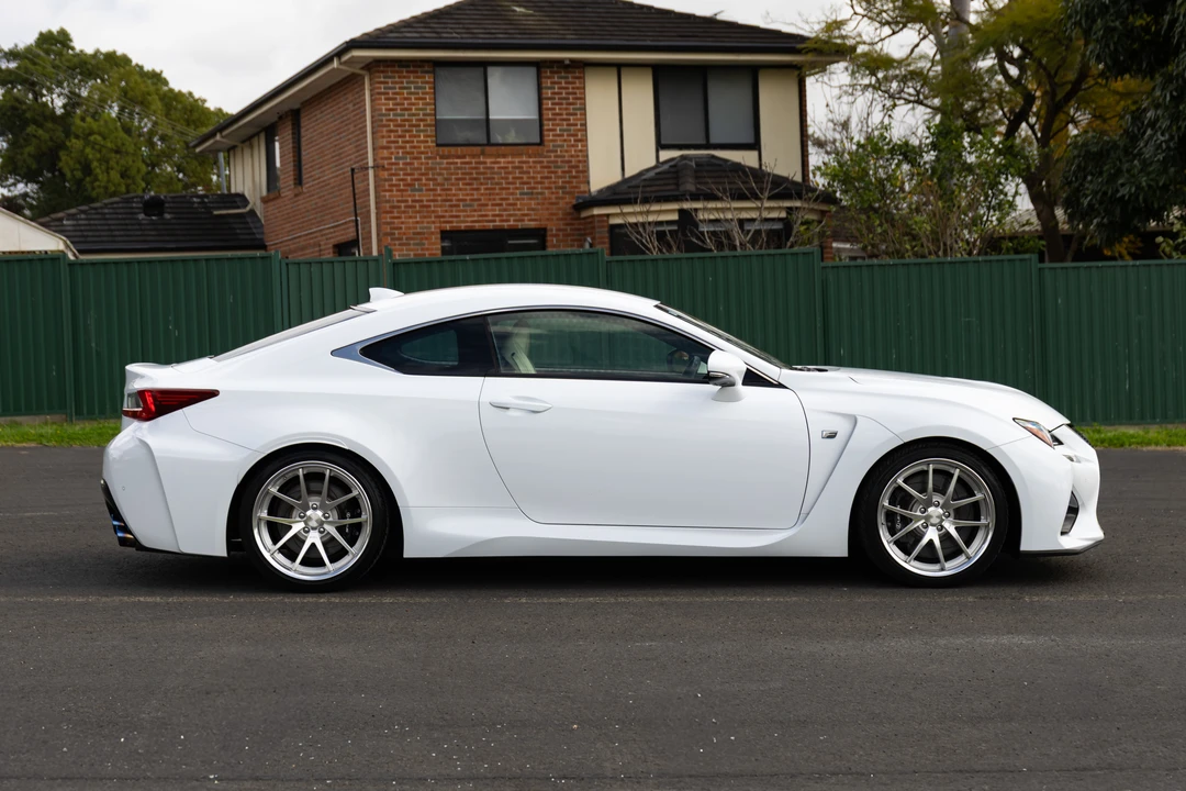 2014 Lexus RC F - Image 8 of 31