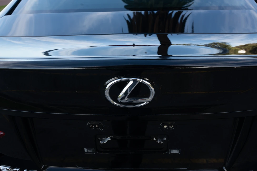 2014 Lexus RC F - Image 13 of 31