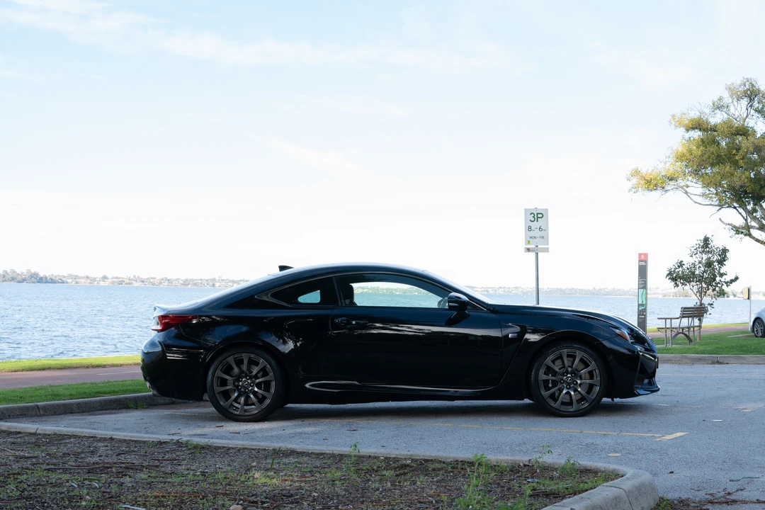 2014 Lexus RC F - Image 8 of 31