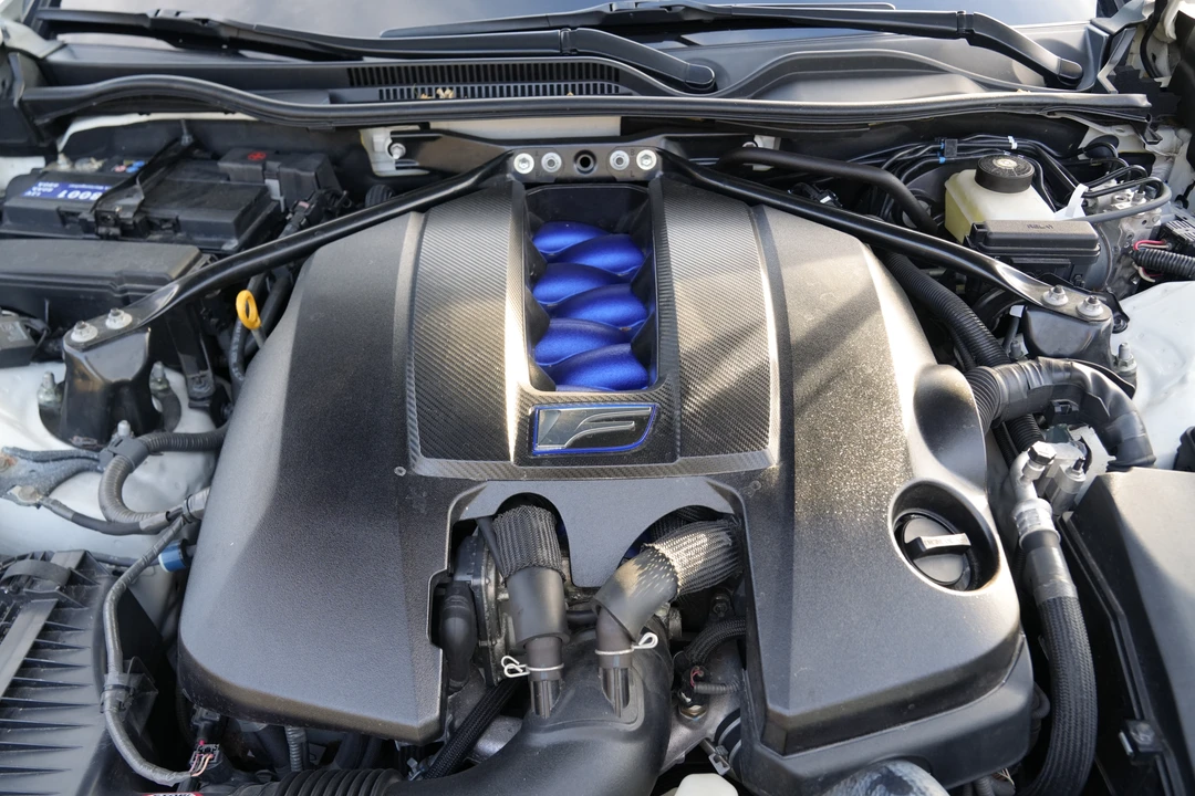 2017 Lexus RC F - Image 5 of 16