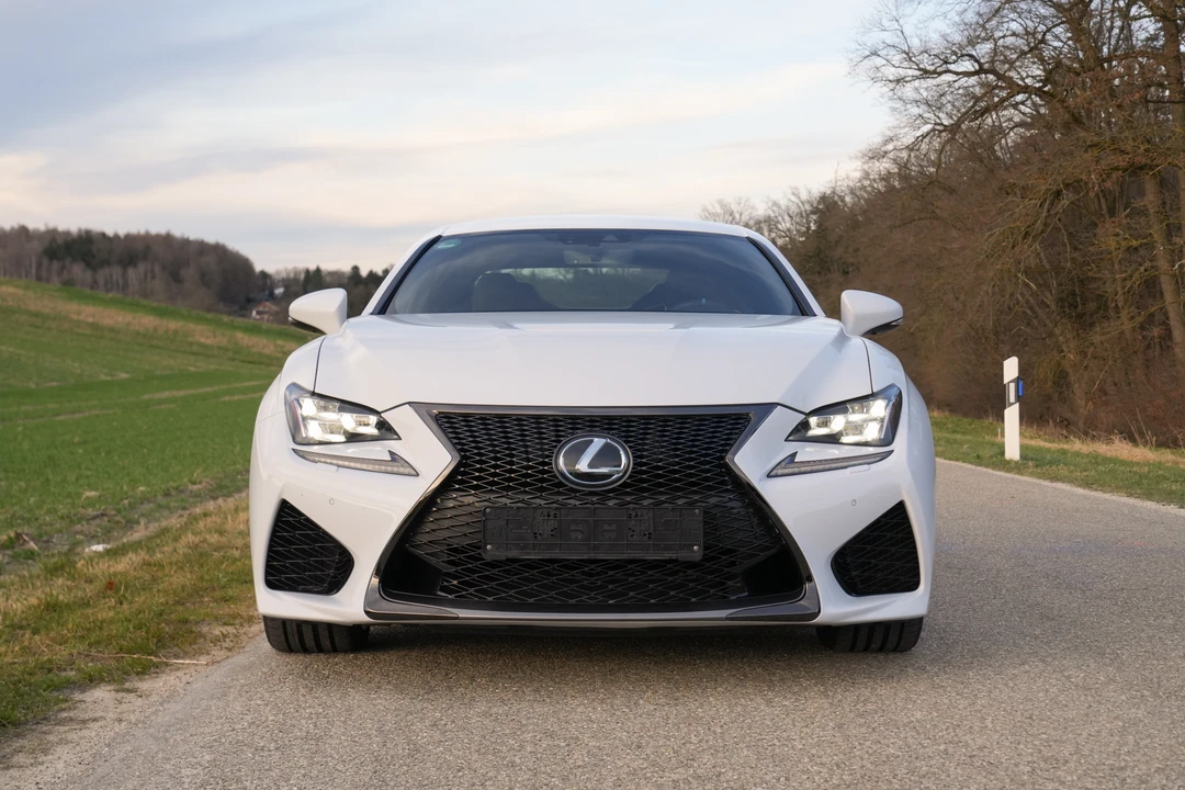 2017 Lexus RC F - Image 2 of 16