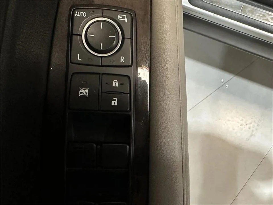 2014 Lexus RX 3rd Gen - Image 13 of 31