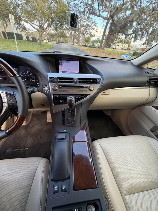 2014 Lexus RX 3rd Gen - Image 16 of 18