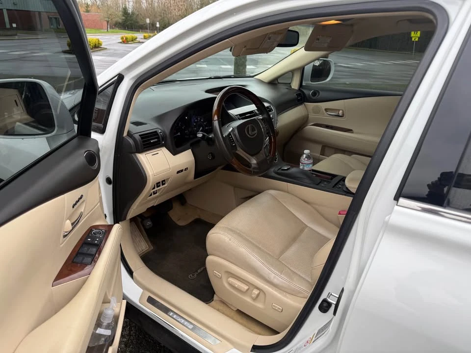 2014 Lexus RX 3rd Gen - Image 9 of 15