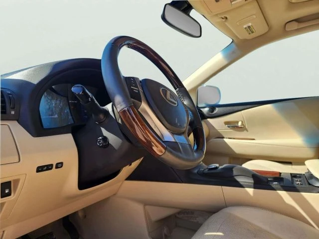 2014 Lexus RX 3rd Gen - Image 19 of 21